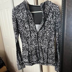 Lululemon Black and White Patterned Zip-Up Jacket